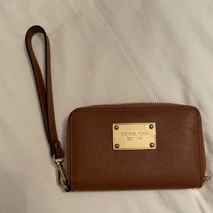 authentic Michael Kors wristlet wallet!!